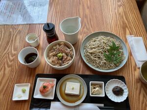 2023.05.15-石臼挽き手打ち 森の蕎麦屋03『一蕎麦、四菜と、本枯わさび飯のセット』