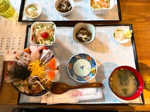 2022.05.18-魚屋やまけん 海鮮丼